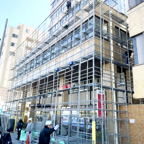 実績4 中高層ビル　仮設足場2